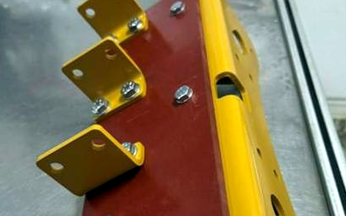 Ensamble: soporte para transformador con aislante G10
