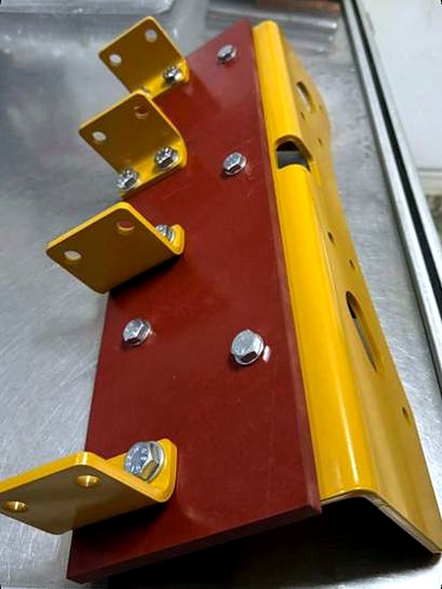 Soporte para transformador con aislante G10