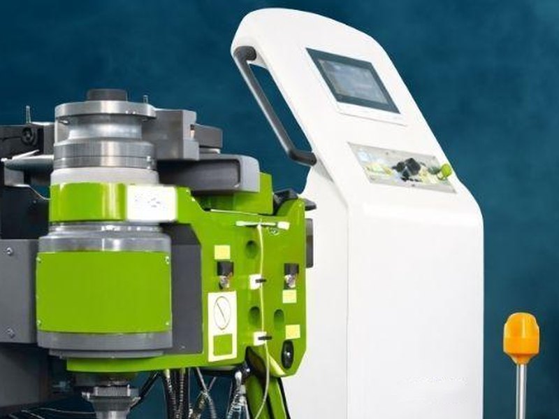 Bend head and CNC control console with touchscreen